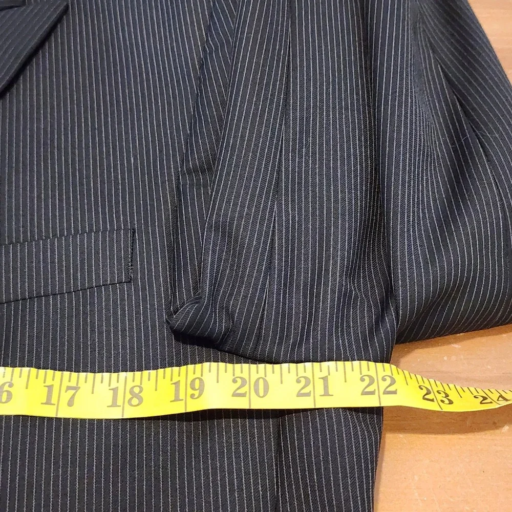 Calvin Klein Wool Blazer Jacket Mens 42R Gray Pinstripe Professional Preppy Work